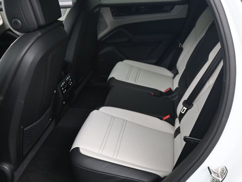 Certified 2026 Porsche Cayenne S image 7