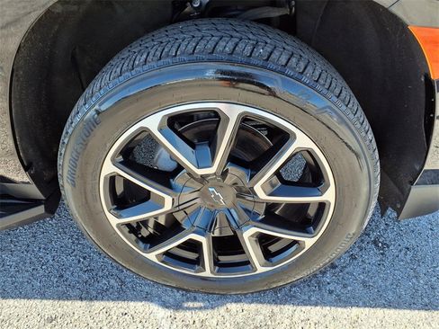 Used 2023 Chevrolet Tahoe RST image 9