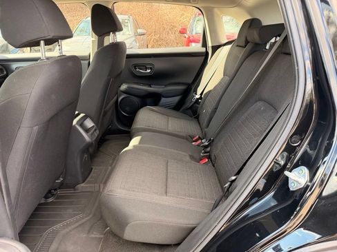 Certified 2025 Honda HR-V LX image 27