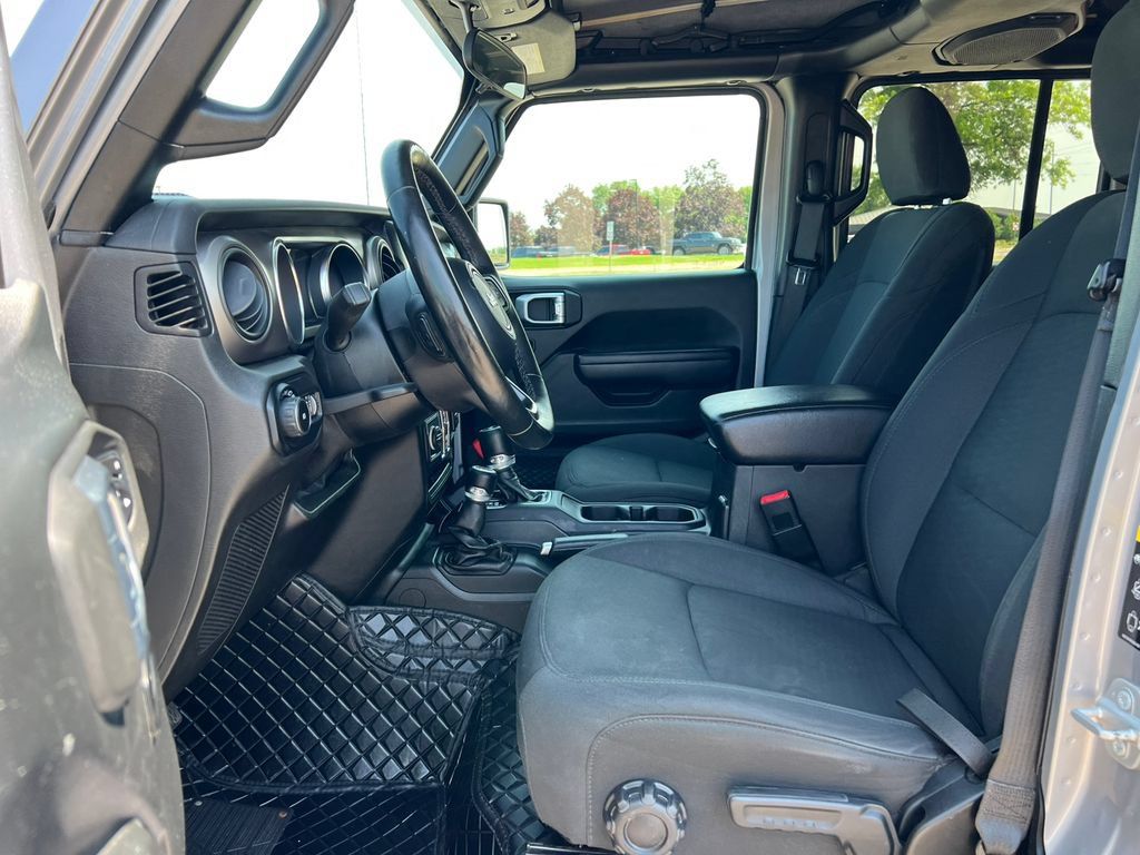 Used 2020 Jeep Wrangler Unlimited Sport S AWD/4WD image 4