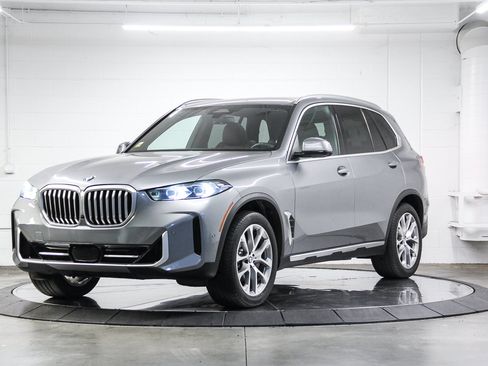 Used 2025 BMW X5 sDrive40i w/ Parking Assistance Package RWD image 3