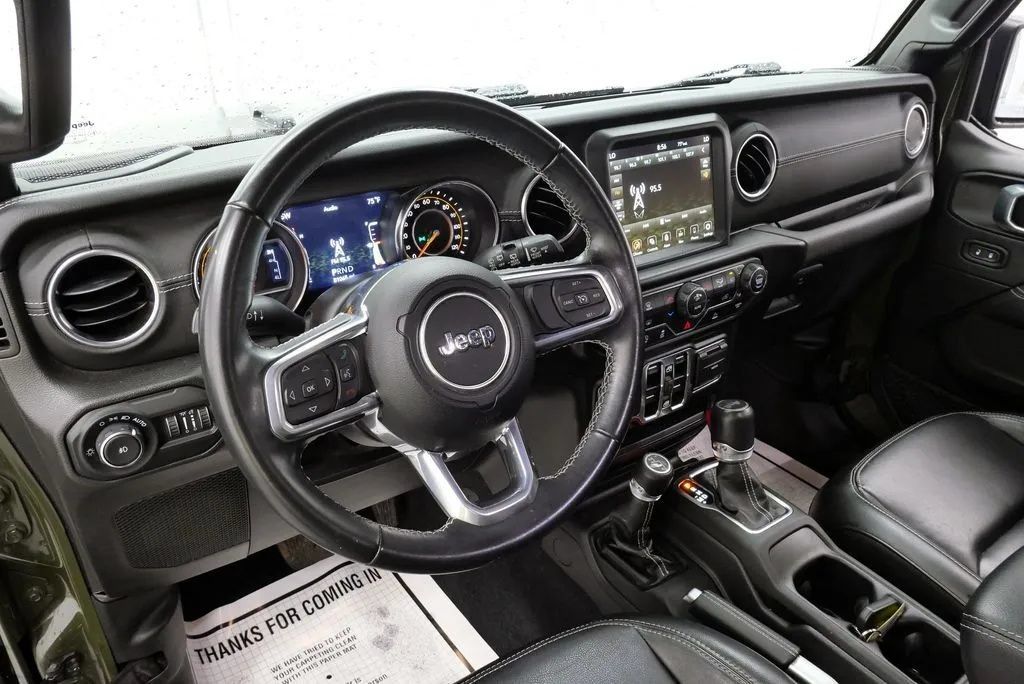 Used 2022 Jeep Wrangler Unlimited Sahara AWD/4WD image 11