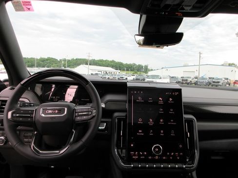 New 2026 GMC Yukon AT4 w/ AT4 Premium Plus Package AWD/4WD image 16