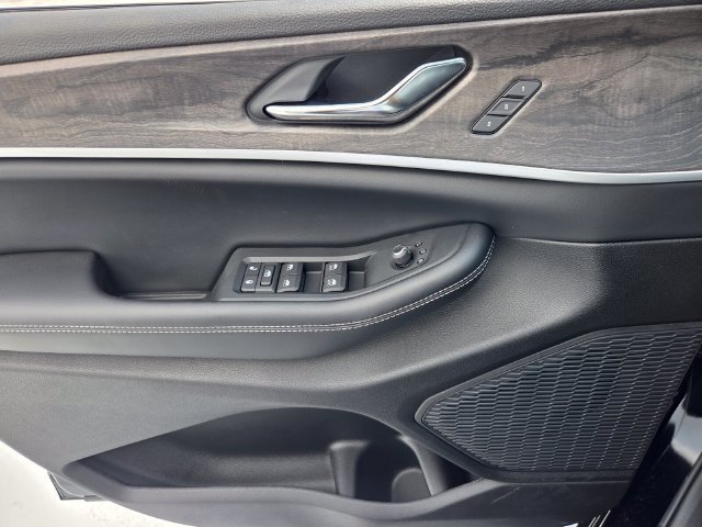 New 2027 Jeep Grand Cherokee Limited w/ Limited Altitude Package RWD image 27