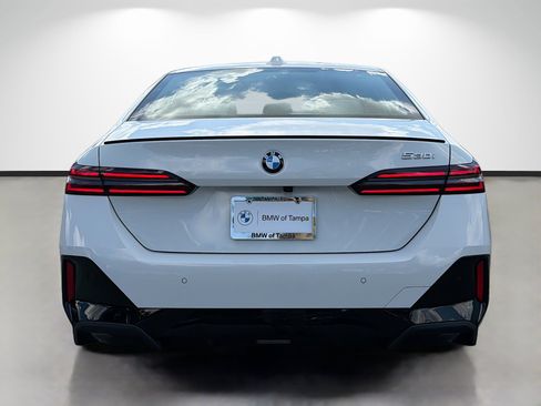 New 2027 BMW 530i RWD image 4