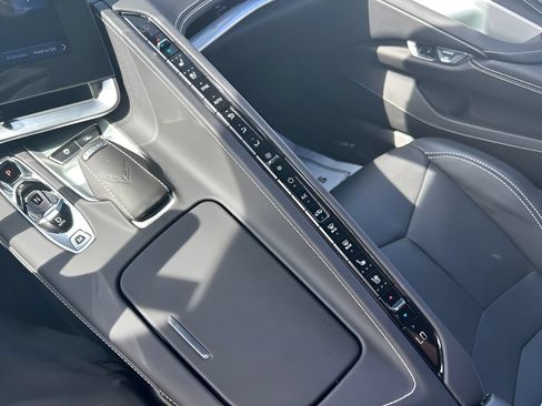 Used 2025 Chevrolet Corvette Stingray Preferred Cpe w/ Z51 Performance Package RWD image 17
