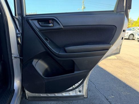 Used 2017 Subaru Forester 2.5i Premium image 30