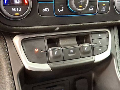 Used 2023 GMC Terrain SLT AWD/4WD image 14