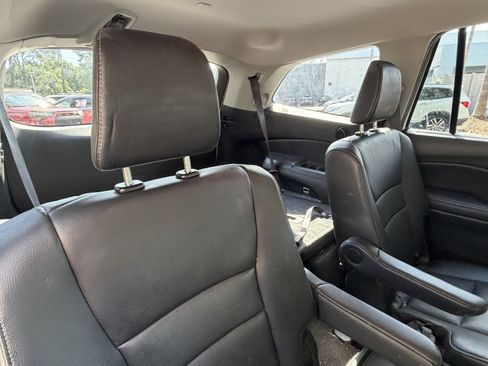 Used 2019 Honda Pilot Touring image 43