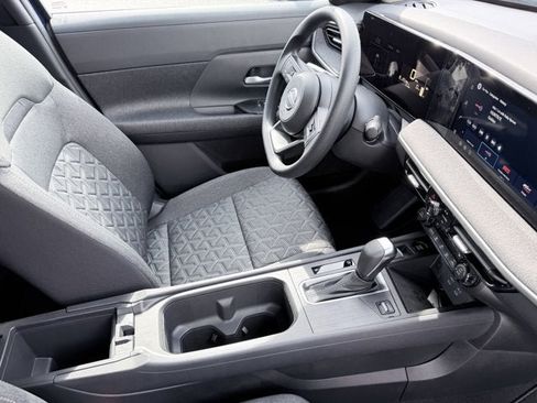New 2026 Nissan Kicks SV AWD/4WD image 17