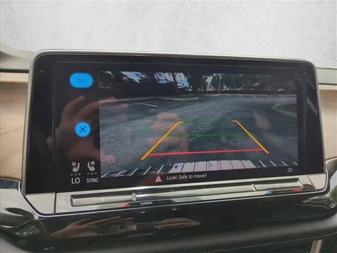 Used 2024 Volkswagen Atlas SE FWD image 13