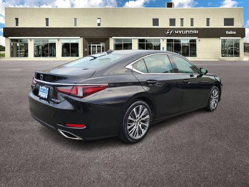 Used 2019 Lexus ES 350 Luxury image 3