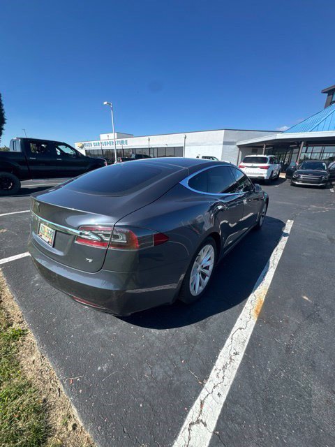 Used 2017 Tesla Model S 60 RWD image 5