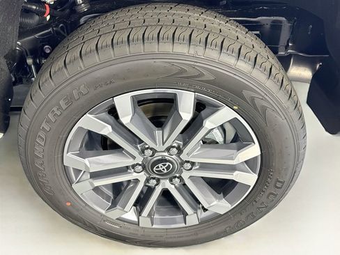New 2026 Toyota 4Runner Limited AWD/4WD image 31