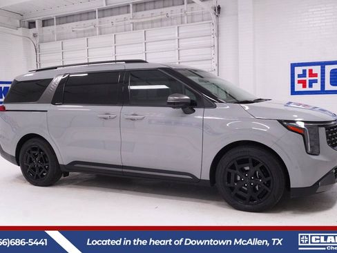 Used 2026 Kia Carnival SX w/ SX Dark Edition Package FWD image 4