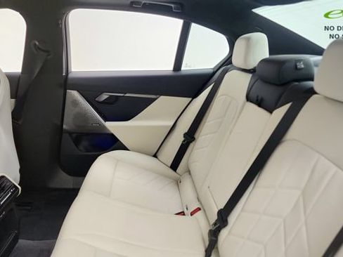 Used 2027 BMW 530i w/ M Sport Package RWD image 41