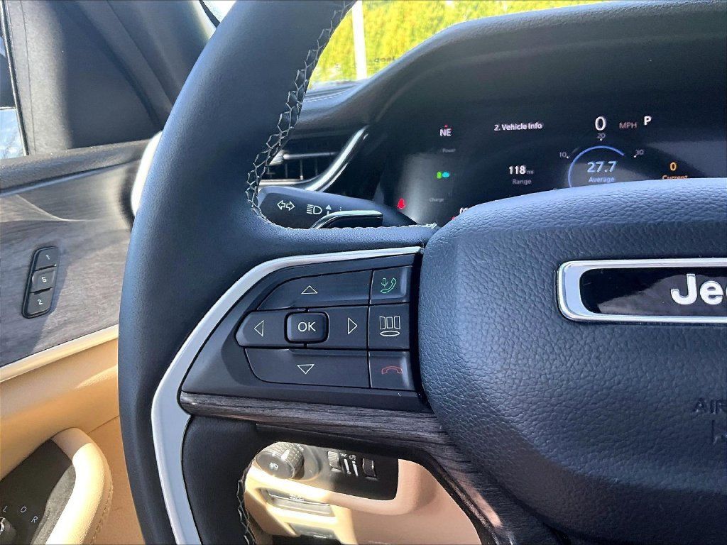 Used 2023 Jeep Grand Cherokee 4WD 4xe image 23