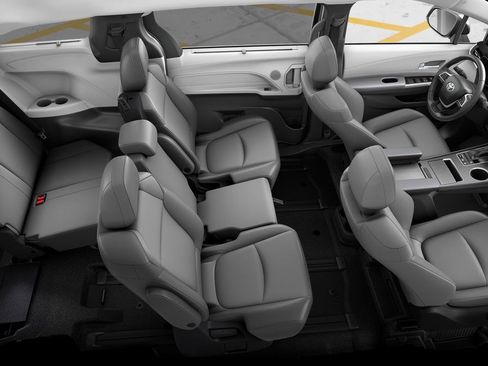 New 2026 Toyota Sienna XLE image 4