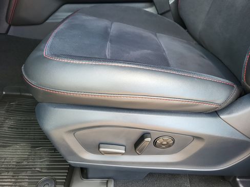 Used 2025 Ford Explorer ST image 8