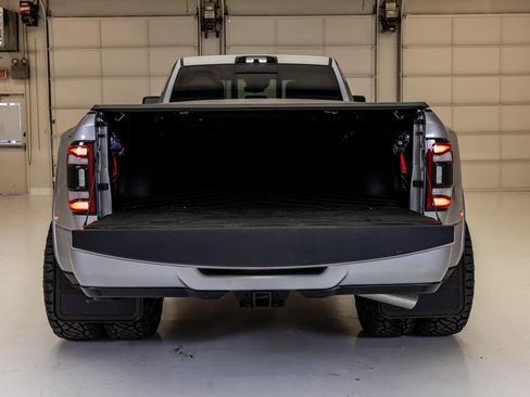 Used 2024 RAM 3500 Limited w/ Night Edition AWD/4WD image 9