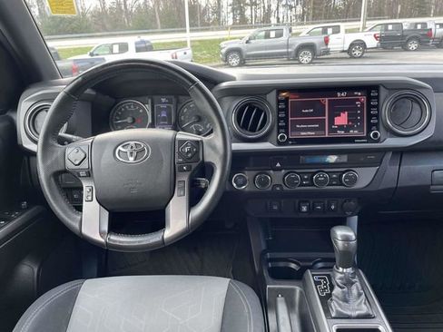 Used 2021 Toyota Tacoma TRD Off-Road image 15