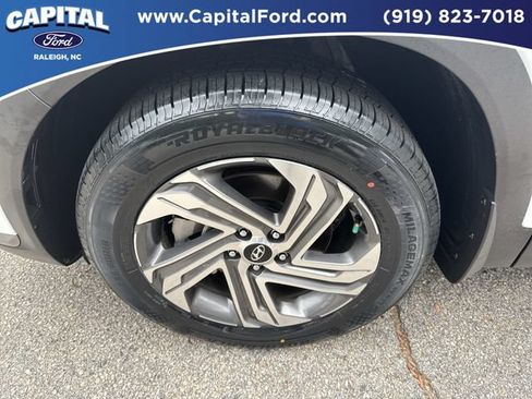 Used 2023 Hyundai Santa Fe SEL FWD image 13
