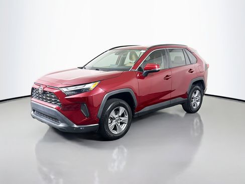 Used 2022 Toyota RAV4 XLE image 4