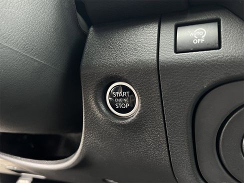 Certified 2025 Nissan Frontier SV w/ SV Convenience Package image 19