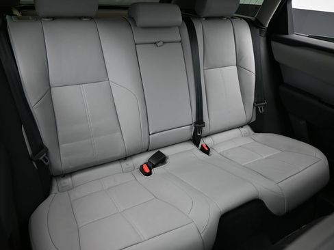 Used 2025 Land Rover Range Rover Velar S image 32