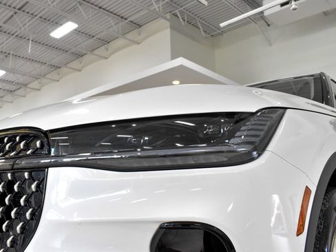 Used 2025 Lincoln Nautilus Premier AWD/4WD image 10