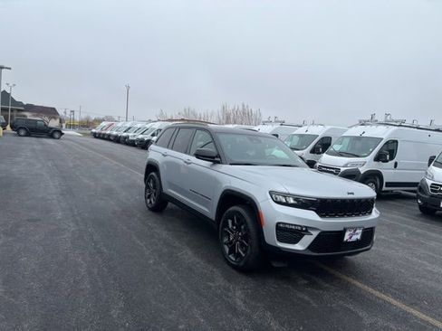 New 2025 Jeep Grand Cherokee Limited image 7