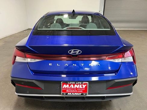 Used 2024 Hyundai Elantra SEL FWD image 4