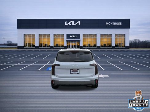 Used 2023 Kia Telluride EX w/ EX Captain's Chair Package FWD image 7