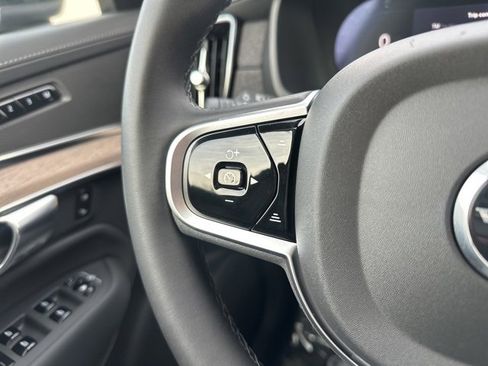 Certified 2025 Volvo XC90 B5 Plus image 28