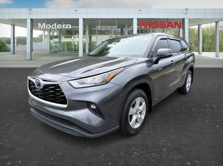 Used 2020 Toyota Highlander LE AWD/4WD video 1