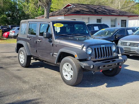 Used 2018 Jeep Wrangler Unlimited Sport w/ Connectivity Group AWD/4WD image 35