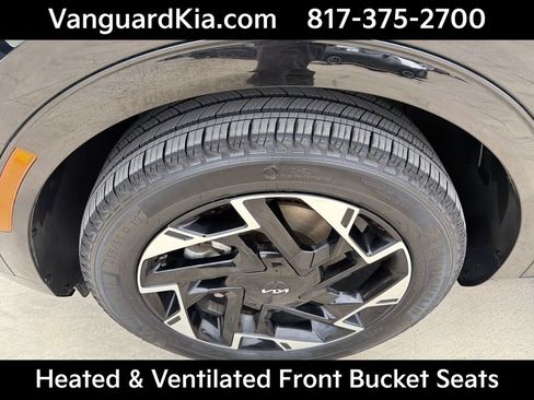 Certified 2025 Kia Sportage SX AWD/4WD image 22