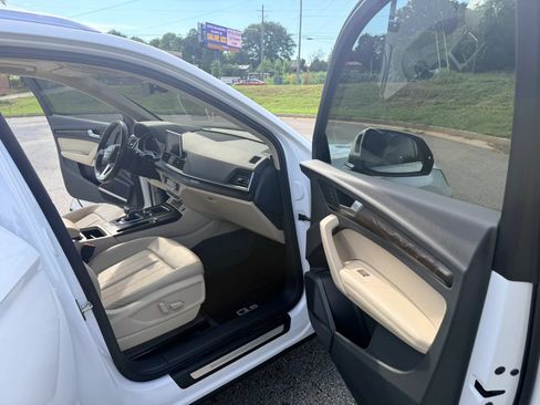 Used 2018 Audi Q5 Prestige w/ Prestige Package AWD/4WD image 11