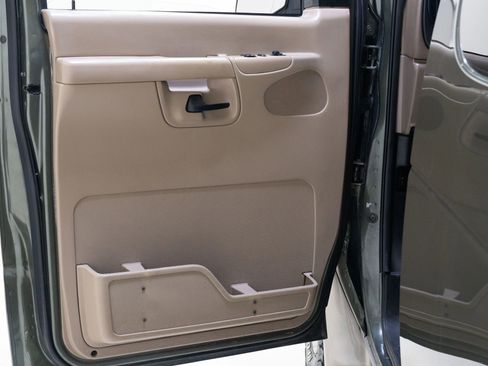 Used 2002 Ford E-350 and Econoline 350 Van image 23