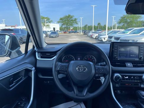 Used 2022 Toyota RAV4 LE AWD/4WD image 20