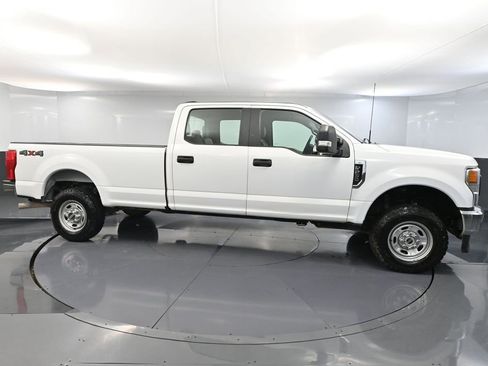 Used 2022 Ford F250 XL w/ Power Equipment Group image 4