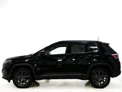 New 2026 Jeep Compass Latitude w/ Sun and Sound Group image 6