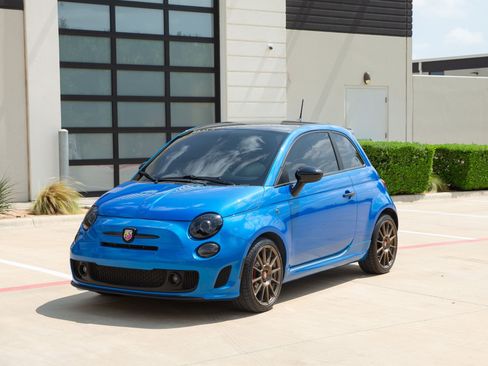 Used 2018 FIAT 500 Abarth FWD image 2