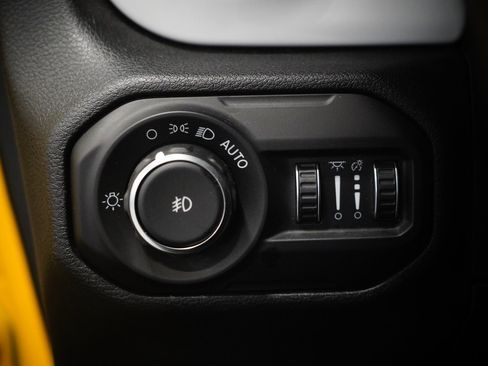 Used 2021 Jeep Wrangler Sport image 28