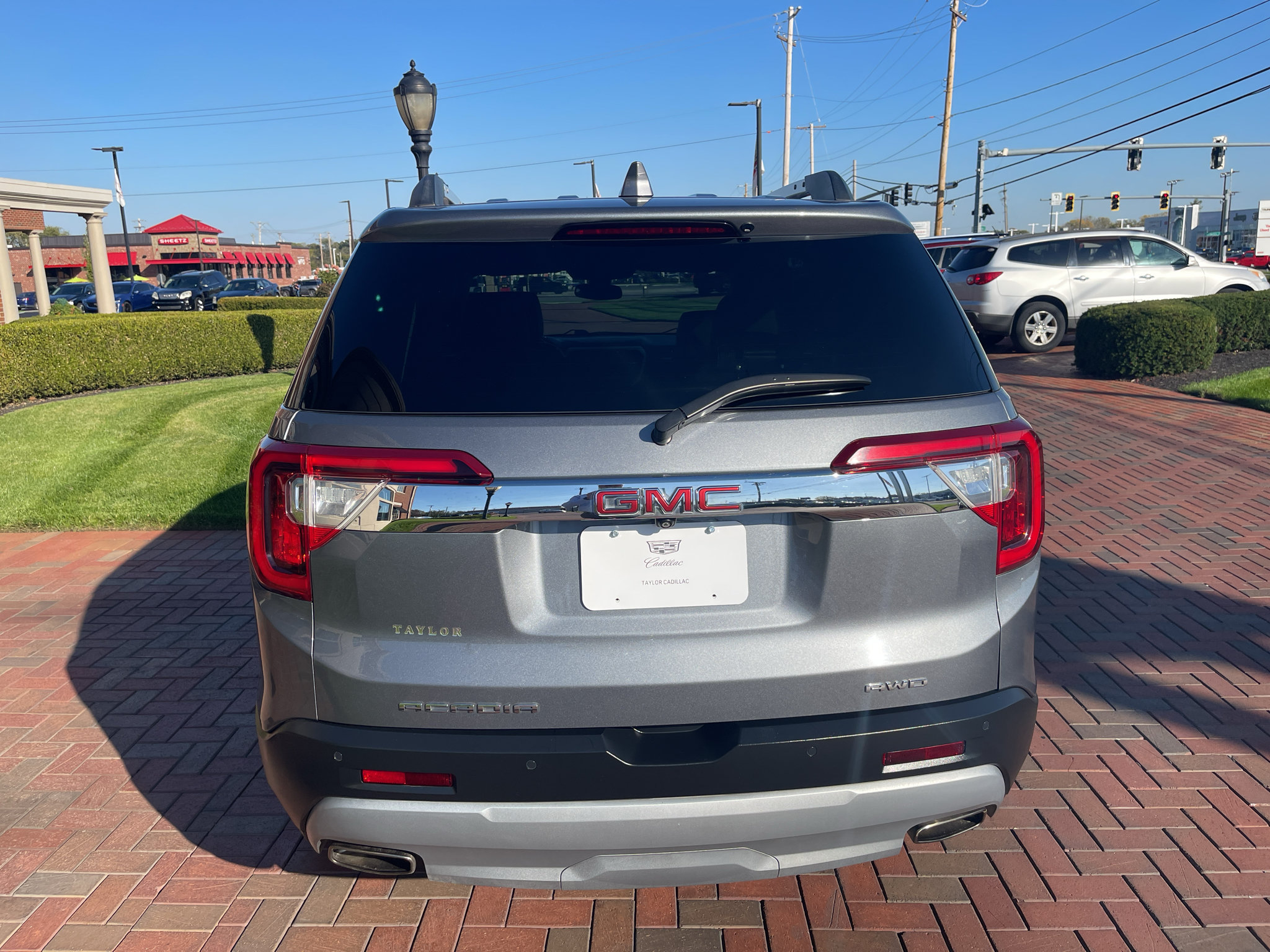 Used 2021 GMC Acadia SLT w/ Preferred Package AWD/4WD image 9