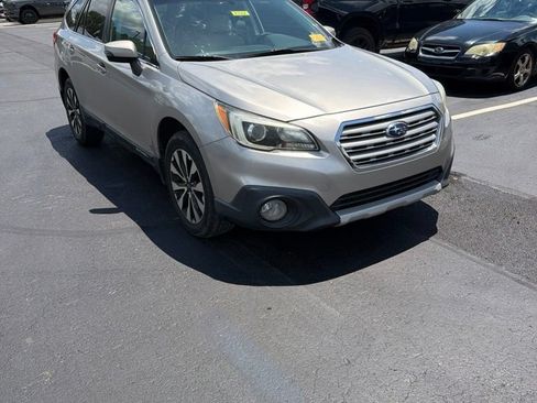 Used 2016 Subaru Outback 2.5i Limited AWD/4WD image 4