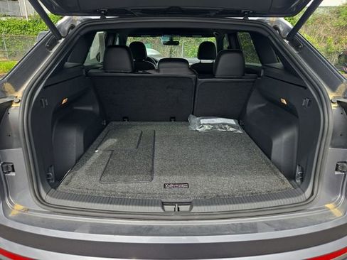 Used 2022 Volkswagen Atlas Cross Sport SE AWD/4WD image 12