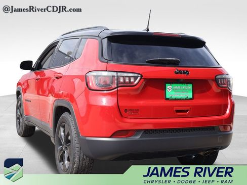 Used 2019 Jeep Compass Latitude FWD image 3
