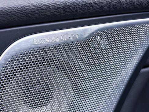 Used 2023 Volvo XC60 B6 Ultimate w/ Protection Package Premier image 4