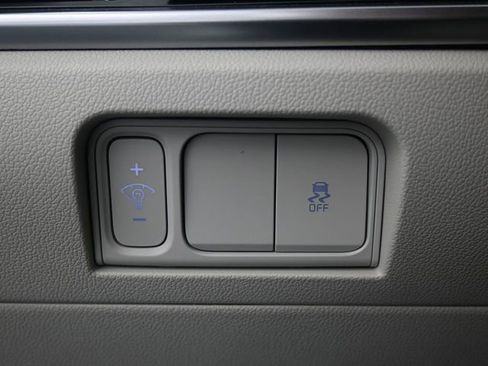 Used 2025 Kia Sorento S image 10